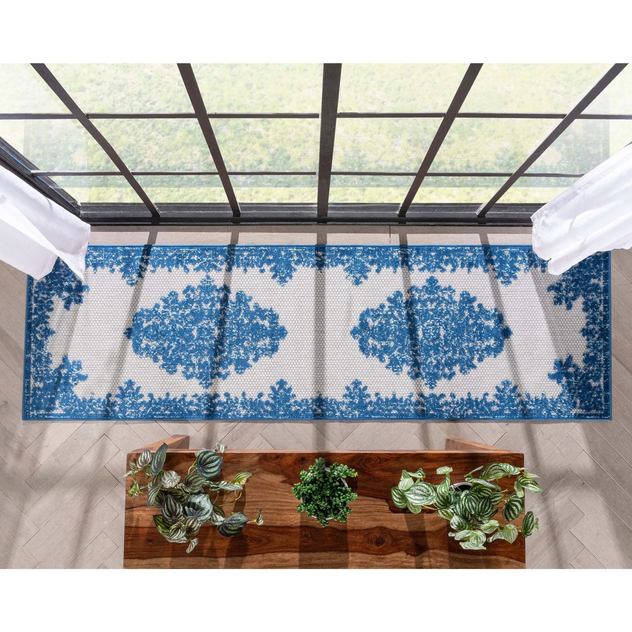 Arid Modern Medallion Persian Indoor/Outdoor Blue High-Low Rug Well Woven