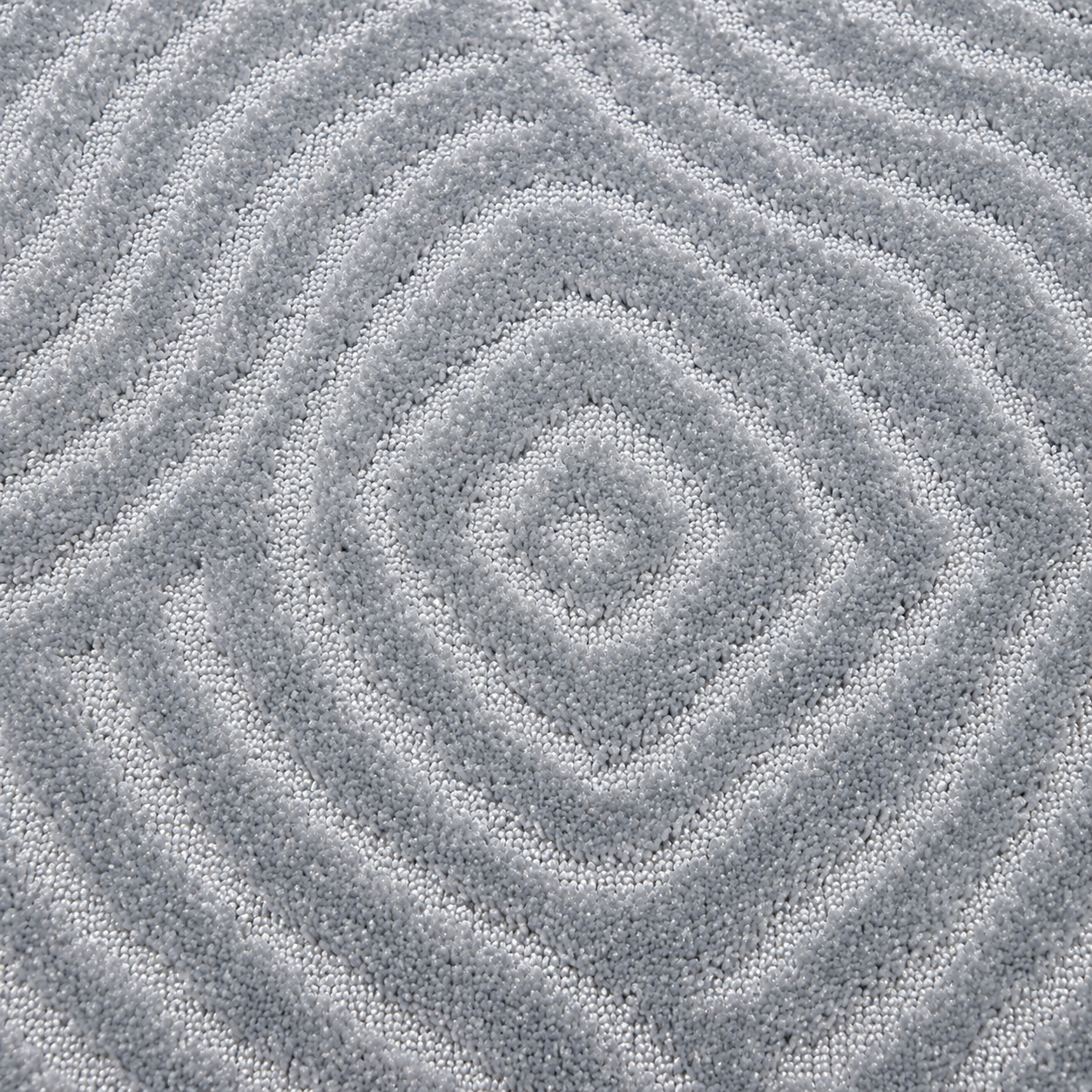 Serenity Soft Ripple Silver runner rug close-up edge detail