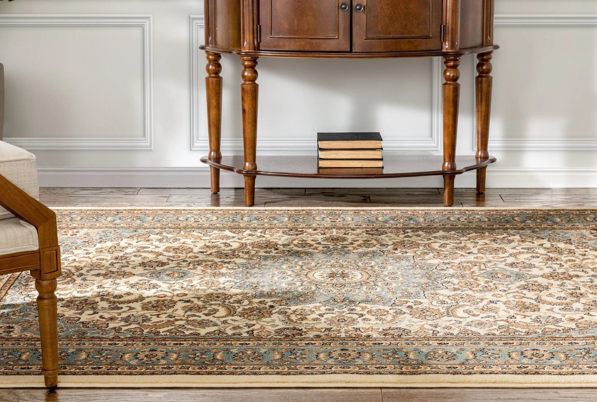 Aviva Ivory Traditional Rug Well Woven