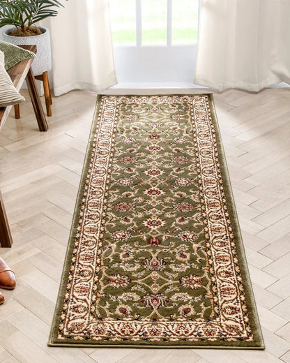 Sarouk Green Traditional Rug Well Woven
