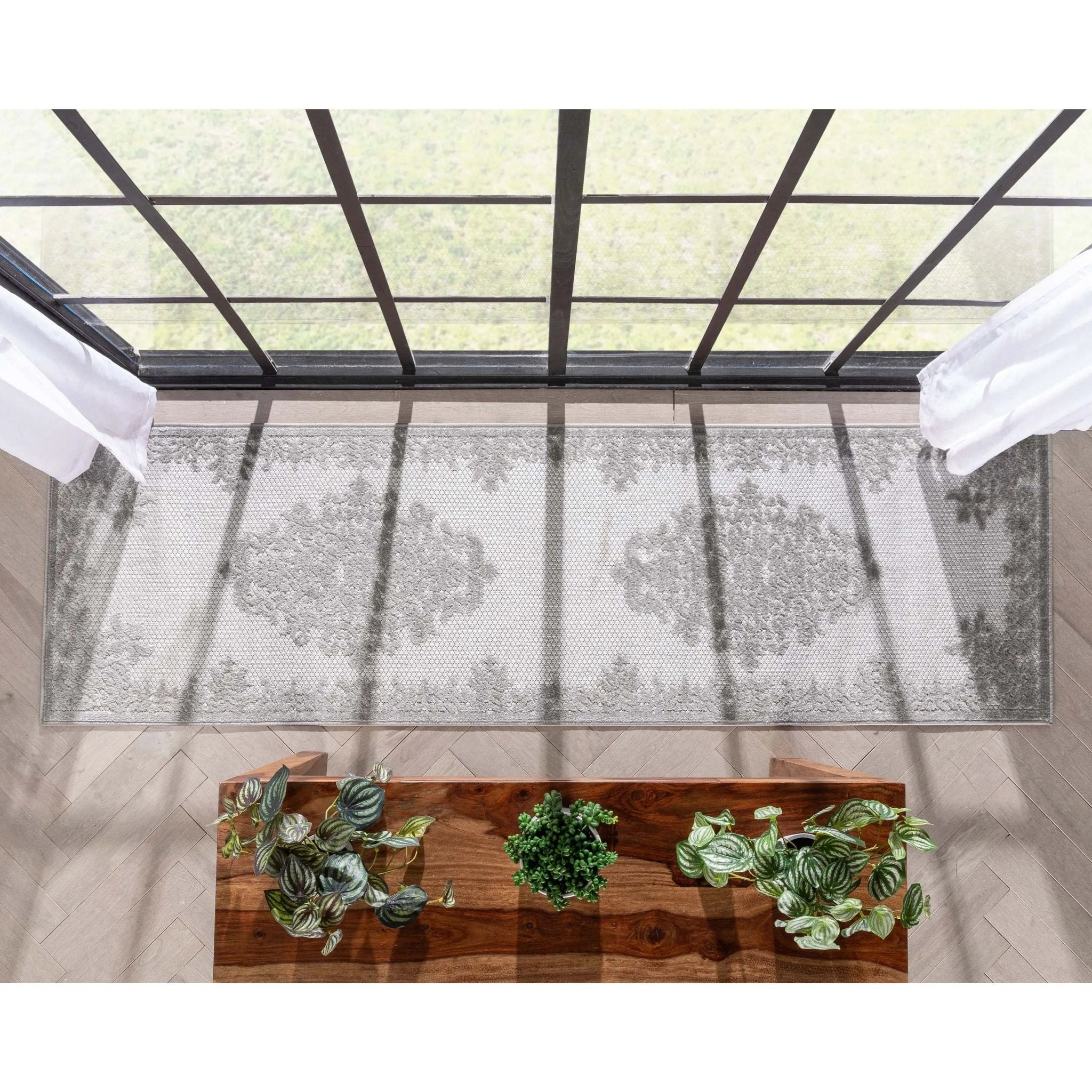 Arid Modern Medallion Persian Indoor/Outdoor Grey High-Low Rug Well Woven