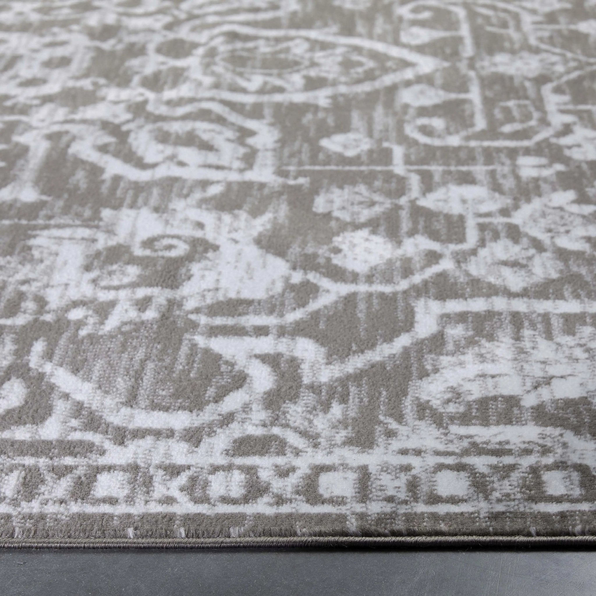 Disa Vintage Medallion Grey Soft Rug By Chill Rugs Well Woven