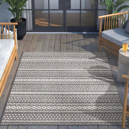 Arwen Tribal Indoor/Outdoor Black Textured Rug Well Woven