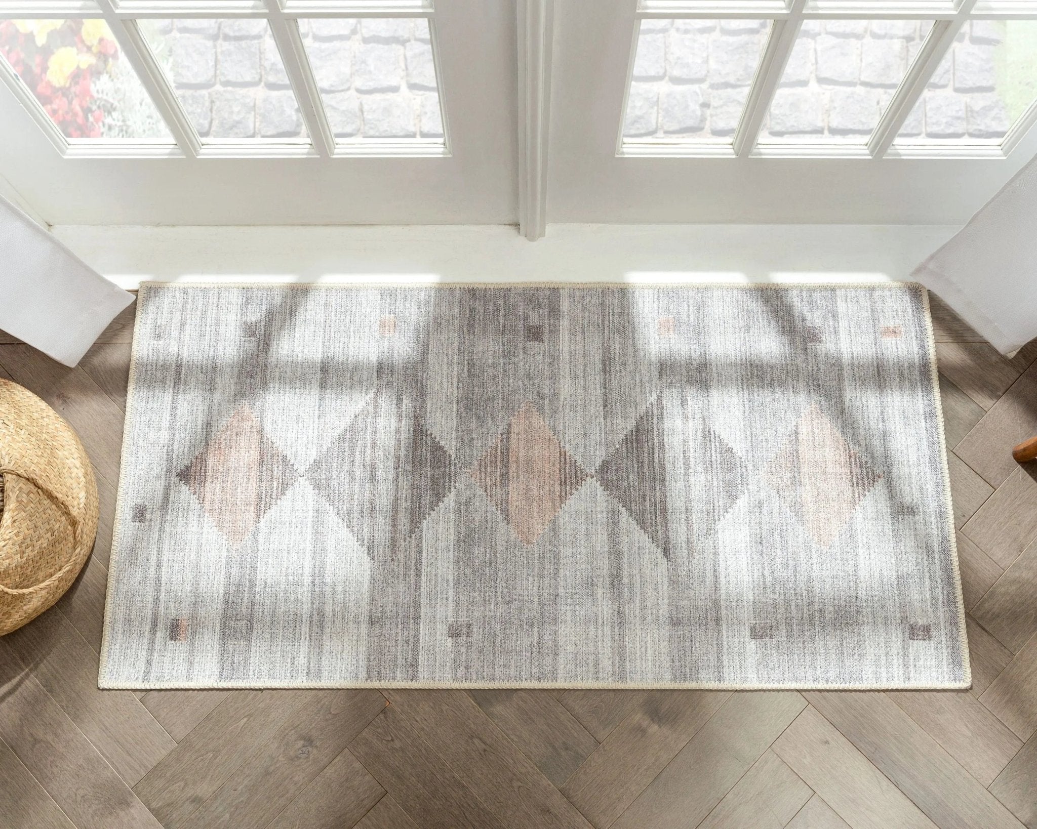 Argonne Machine Washable Vintage Southwestern Diamond Pattern Grey Flat-Weave Distressed Rug Well Woven