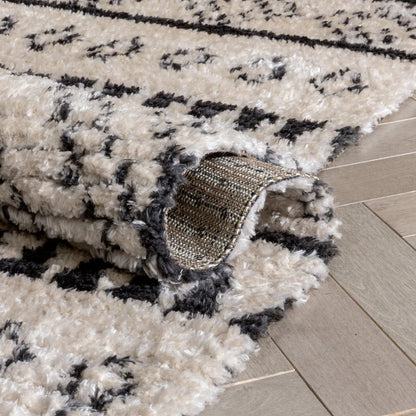 Odina Tribal Diamond Lattice Pattern Grey High-Low Textured Pile Rug Well Woven